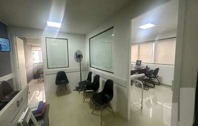 Imagem: O depósito possui 1 Vaga na garagem, 50m² de Área e está