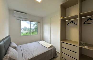 Imagem: O apartamento possui 2 Dormitórios, Acomodam 6 pessoas e 1