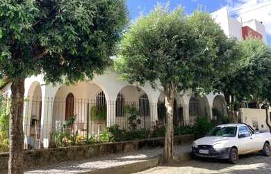 Imagem: A casa possui 5 Dormitórios, 2 Banheiros, 260m² de Área e