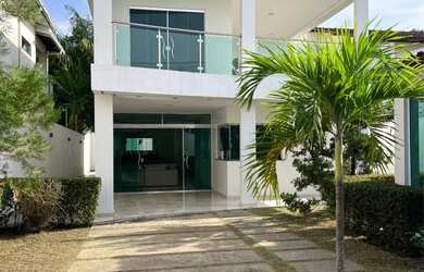 Imagem: A casa em condomínio possui 4 Dormitórios, 5 Banheiros, 3