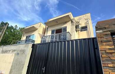 Imagem: A casa possui 5 Dormitórios, 5 Banheiros, 3 Vagas na garagem