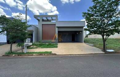 Imagem: A casa em condomínio possui 3 Dormitórios, 4 Banheiros, 2