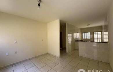 Imagem 3: Casa Geminada Nº 03, Vivenda Maria Meireles, Rua C-5 Qd. 52 Lt. 05, Jardim...