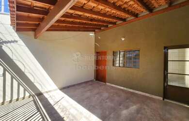 Imagem: A casa possui 2 Dormitórios, 2 Banheiros, 2 Vagas na garagem