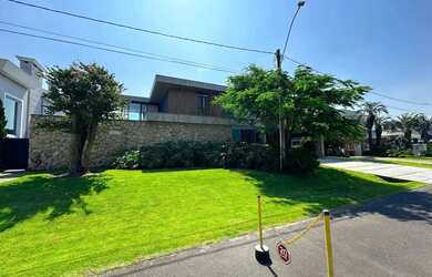 Imagem 3: Mansão beira lago mobiliada e decorada com piscina térmica e 5 suítes...