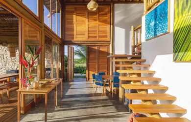 Imagem: A casa em condomínio possui 5 Dormitórios, 5 Banheiros, 550m²