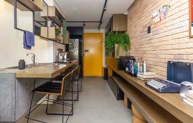 Imagem: O apartamento possui 1 Dormitório, 1 Banheiro, 1 Vaga na garagem