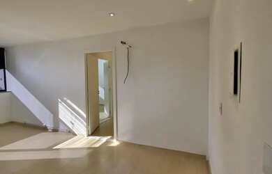 Imagem: O depósito possui 1 Vaga na garagem, 45m² de Área e está