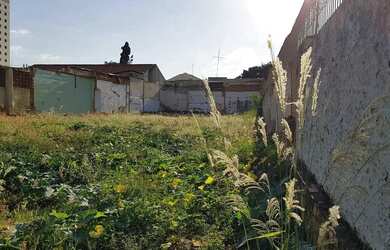 Imagem: O terreno possui 571m² de Área e está localizado em Centro