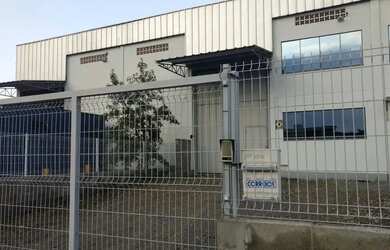 Imagem: O depósito possui 5 Vagas na garagem, 667m² de Área e está