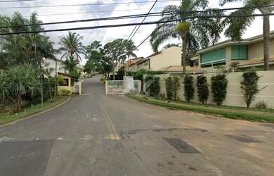 Imagem: O terreno possui 438m² de Área e está localizado em Parque