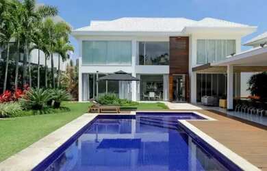 Imagem: A casa em condomínio possui 4 Dormitórios, 2 Banheiros, 4