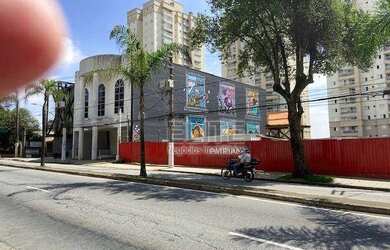 Imagem: O depósito possui 5 Vagas na garagem, 1.705m² de Área e