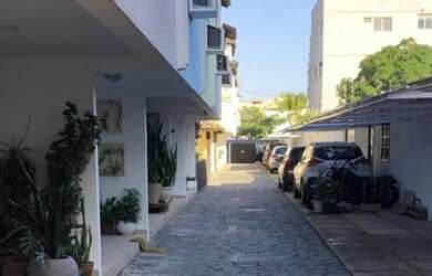 Imagem: A casa em condomínio possui 3 Dormitórios, 2 Banheiros, 2