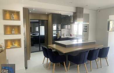 Imagem: O apartamento possui 3 Dormitórios, 4 Banheiros, 2 Vagas na