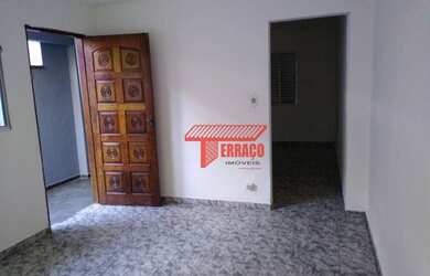 Imagem: A casa possui 1 Dormitório, 1 Banheiro, 4 Vagas na garagem