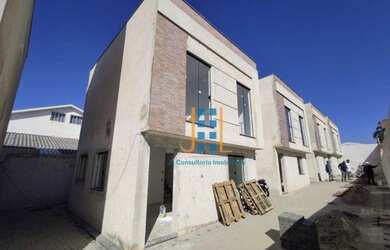 Imagem: A casa possui 3 Dormitórios, 1 Banheiro, 2 Vagas na garagem