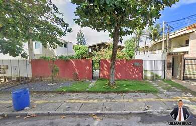 Imagem: A casa possui 4 Dormitórios, 4 Banheiros, 5 Vagas na garagem