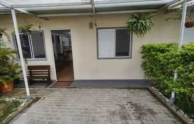 Imagem: A casa possui 2 Dormitórios, 2 Banheiros, 120m² de Área e