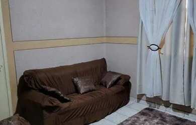 Imagem: A casa possui 3 Dormitórios, 2 Banheiros, 2 Vagas na garagem