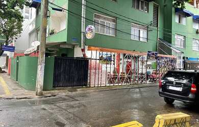 Imagem: A casa possui 5 Dormitórios, 4 Banheiros, 3 Vagas na garagem