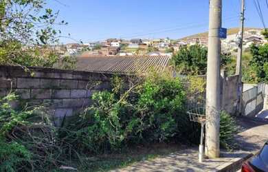 Imagem: A casa possui 2 Dormitórios, 2 Banheiros, 121m² de Área e