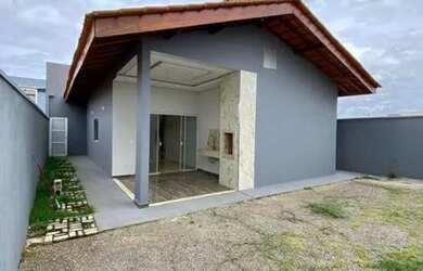 Imagem: A casa possui 2 Dormitórios, 2 Banheiros, 1 Vaga na garagem