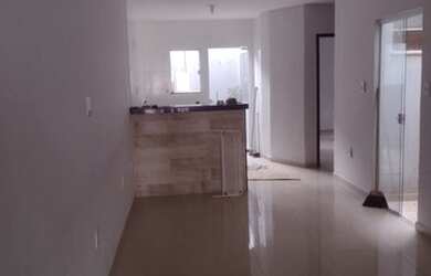 Imagem: A casa possui 2 Dormitórios, 2 Banheiros, 1 Vaga na garagem