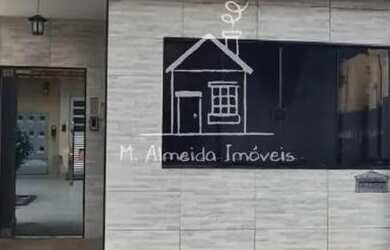 Imagem: O apartamento possui 3 Dormitórios, 1 Banheiro, 1 Vaga na garagem