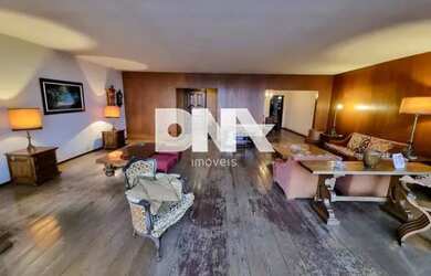 Imagem: O apartamento possui 4 Dormitórios, 4 Banheiros, 2 Vagas na