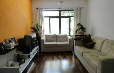 Imagem: A casa possui 3 Dormitórios, 4 Banheiros, 2 Vagas na garagem