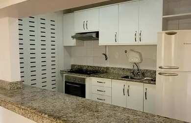 Imagem: O apartamento possui 1 Dormitório, 1 Banheiro, 1 Vaga na garagem