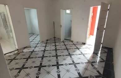 Imagem: A casa possui 2 Dormitórios, 2 Banheiros, 1 Vaga na garagem