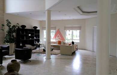 Imagem: A casa em condomínio possui 3 Dormitórios, 1 Banheiro e 317m²