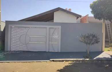 Imagem: A casa em condomínio possui 3 Dormitórios, 3 Banheiros, 2