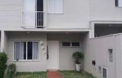 Imagem: A casa em condomínio possui 3 Dormitórios, 2 Banheiros, 2