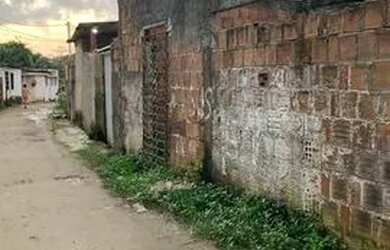 Imagem: A casa está localizado em Alto José do Pinho, Recife à venda