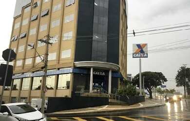 Imagem: O depósito possui 2 Vagas na garagem, 10m² de Área e está