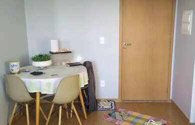 Imagem: O apartamento possui 2 Dormitórios, 1 Banheiro, 1 Vaga na garagem