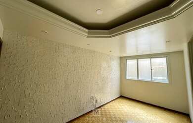 Imagem: O apartamento possui 3 Dormitórios, 1 Banheiro, 1 Vaga na garagem