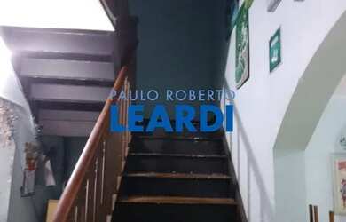 Imagem: O depósito possui 2 Vagas na garagem e 210m² de Área e está