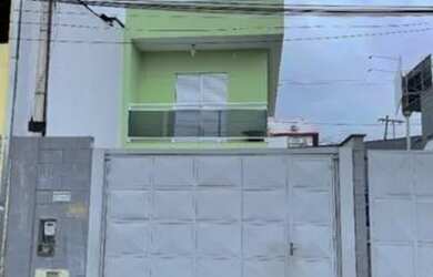 Imagem: A casa possui 2 Dormitórios, 1 Banheiro, 2 Vagas na garagem