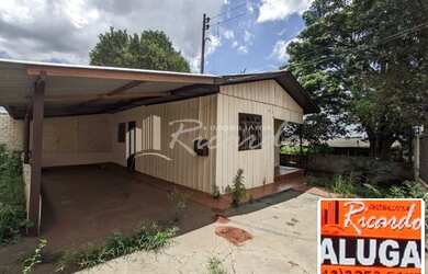 Imagem: A casa possui 2 Dormitórios, 1 Banheiro, 1 Vaga na garagem