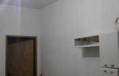 Imagem: A casa possui 1 Dormitório, 1 Banheiro e está localizado