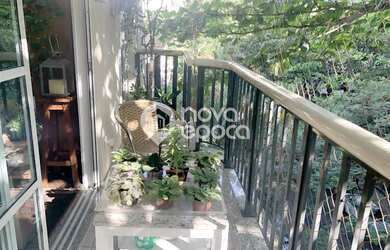 Imagem: O apartamento possui 4 Dormitórios, 3 Banheiros, 3 Vagas na