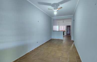 Imagem 5: Casa para venda tem 74 metros quadrados com 2 quartos em Balneario Itaguai...