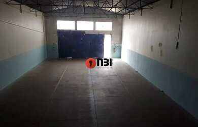 Imagem: O depósito possui 3 Vagas na garagem e 360m² de Área e está