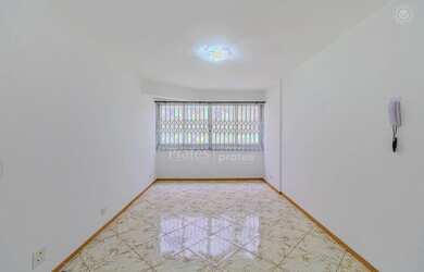 Imagem: O apartamento possui 3 Dormitórios, 2 Banheiros, 1 Vaga na