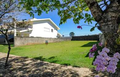 Imagem: O terreno possui 543m² de Área e está localizado em Yolanda