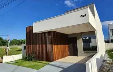 Imagem: A casa em condomínio possui 3 Dormitórios, 2 Banheiros, 1